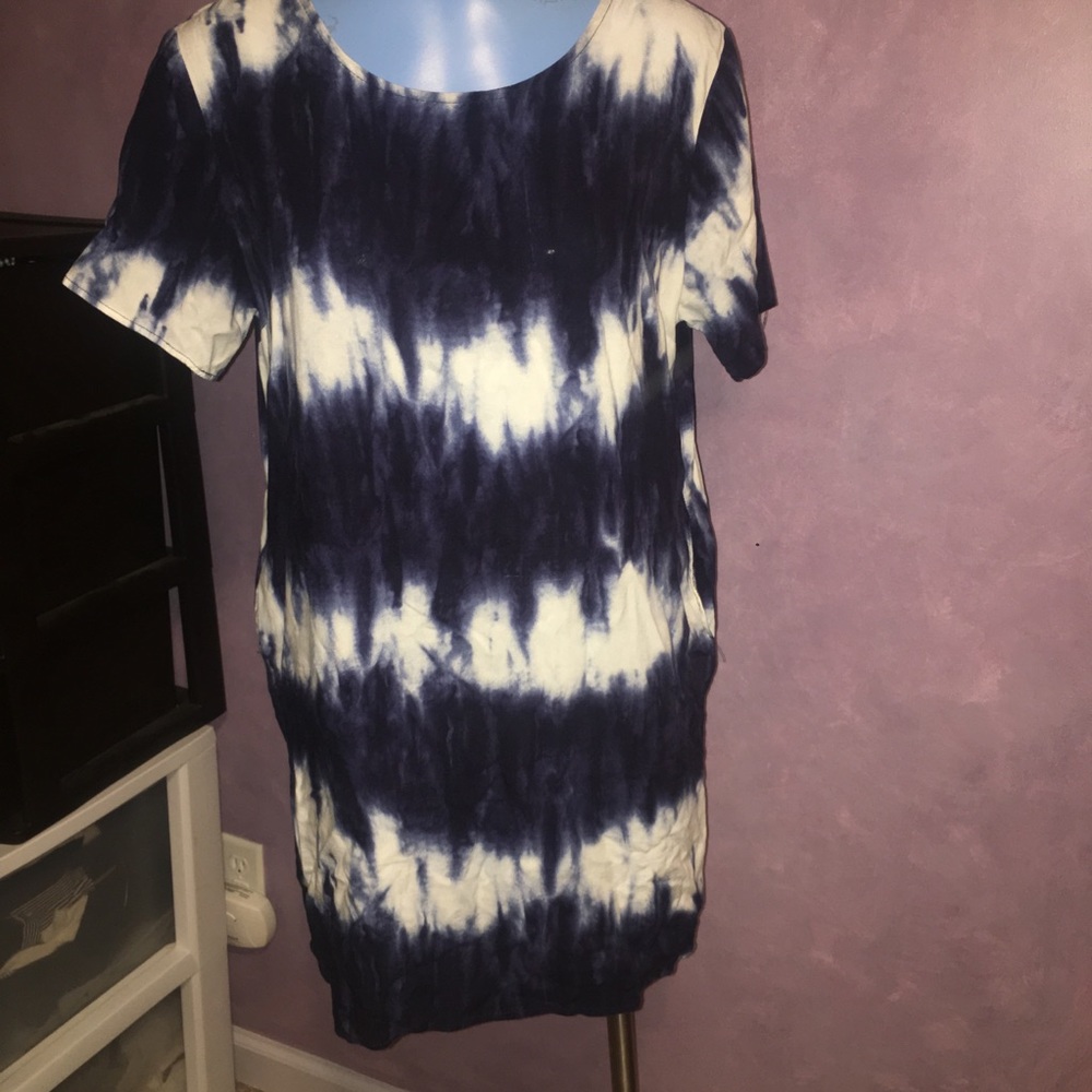 Lulus Navy and White tye dye dress